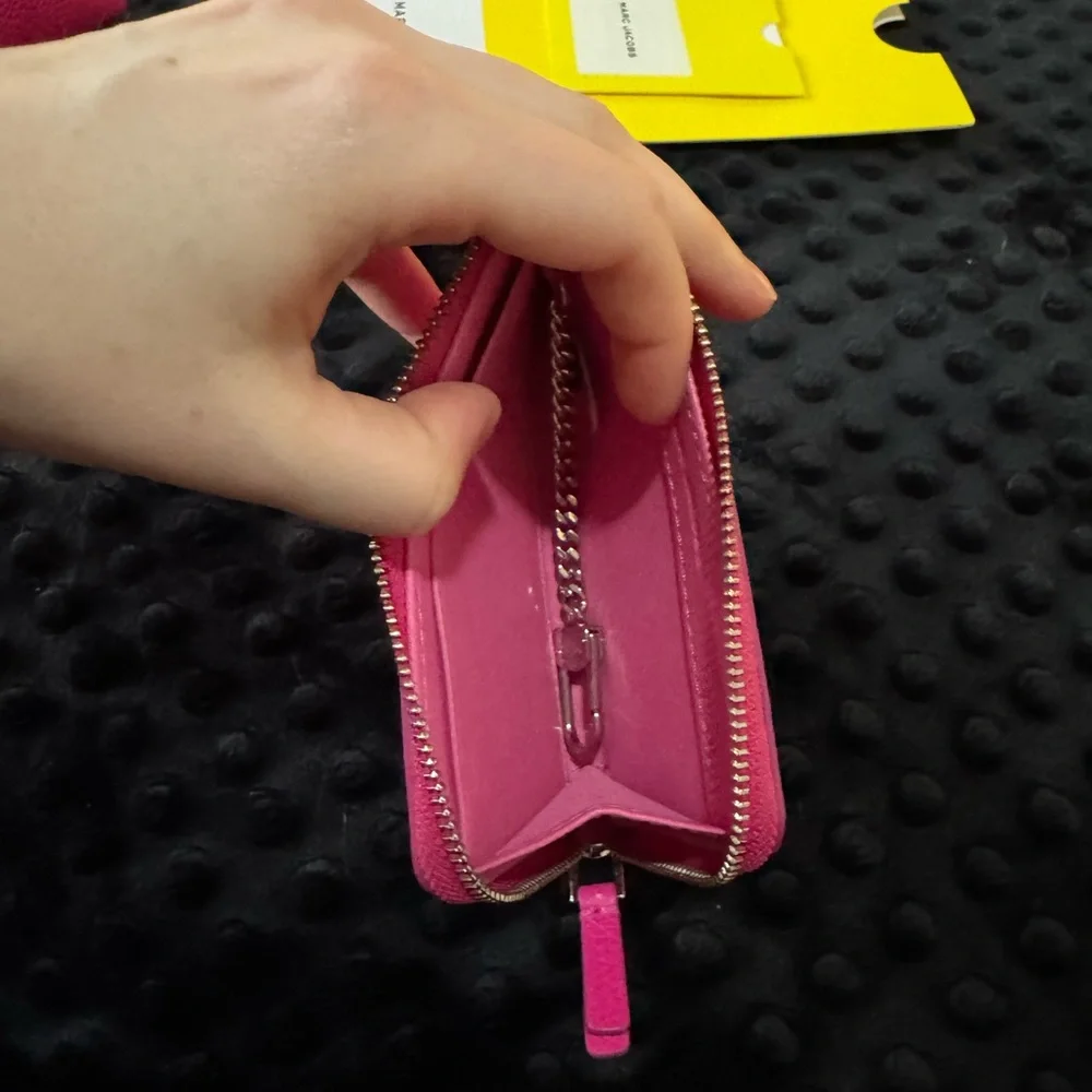 Marc Jacobs Pink Textured Leather Wallet - Picture 3 of 3